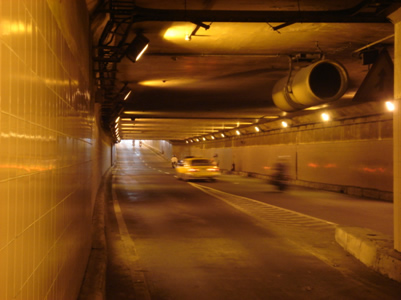写真：車道・トンネル異常温度検知